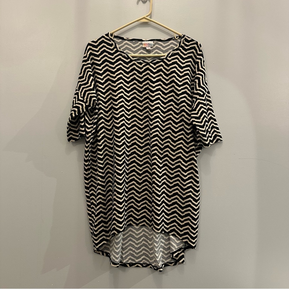EUC Lularoe Irma Tunic. Women’s Small.
